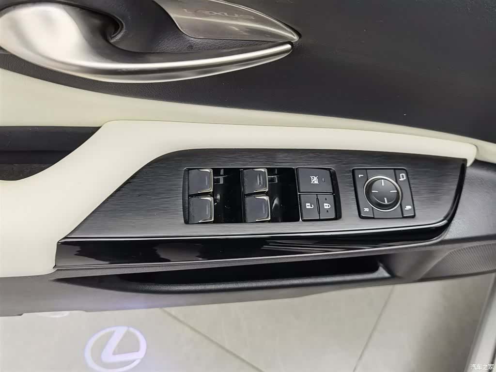 Lexus ES, 2022 9