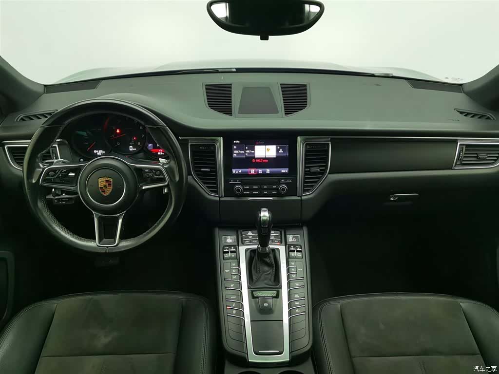 Porsche Macan, 2018 все фото