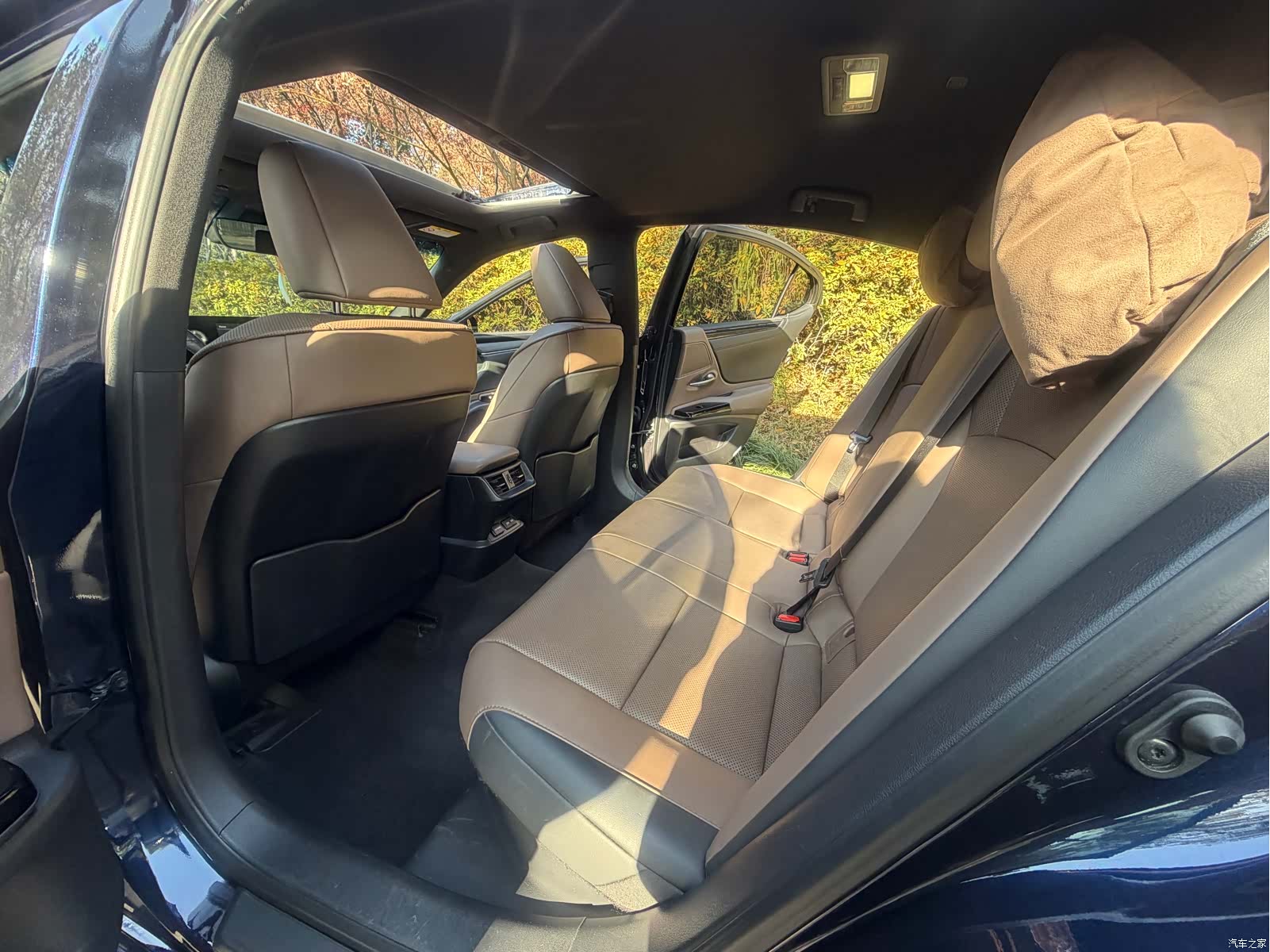 Lexus ES, 2022 8