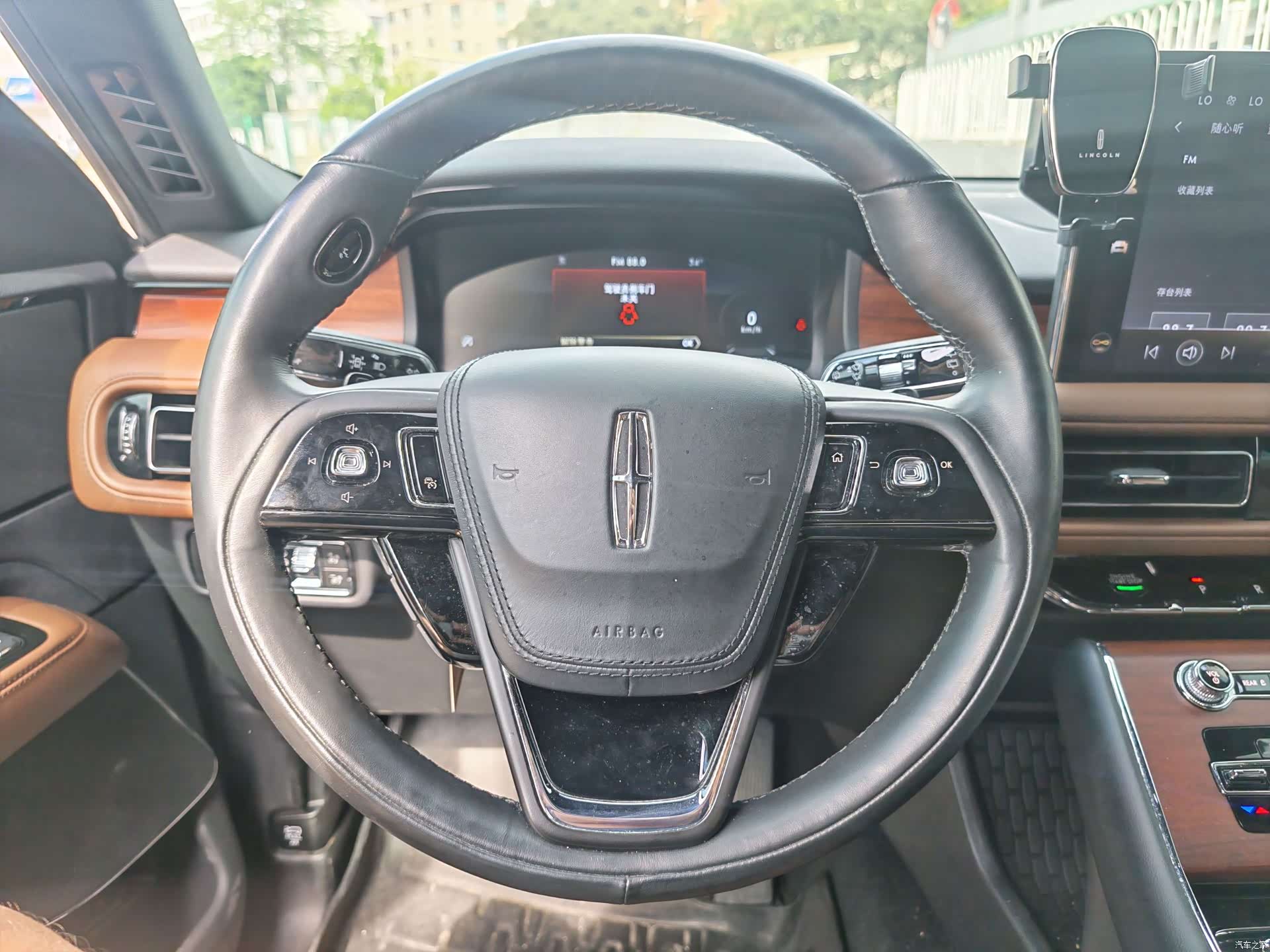 Lincoln Aviator, 2021 13