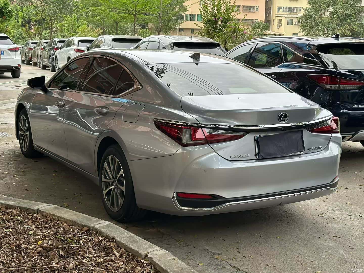 Lexus ES, 2023 9