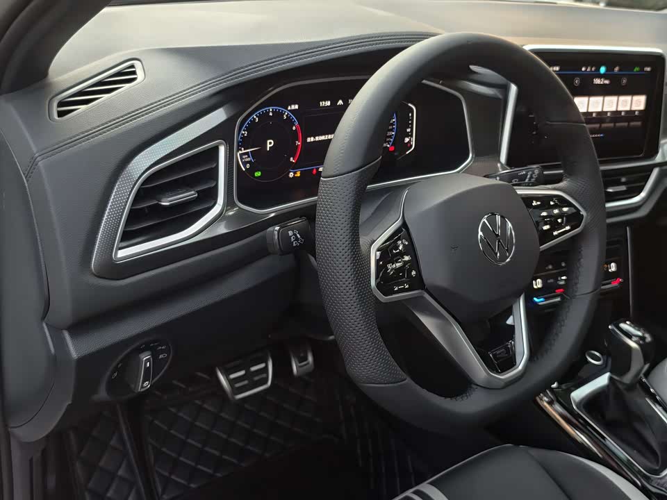 Volkswagen T-ROC exploring Songs