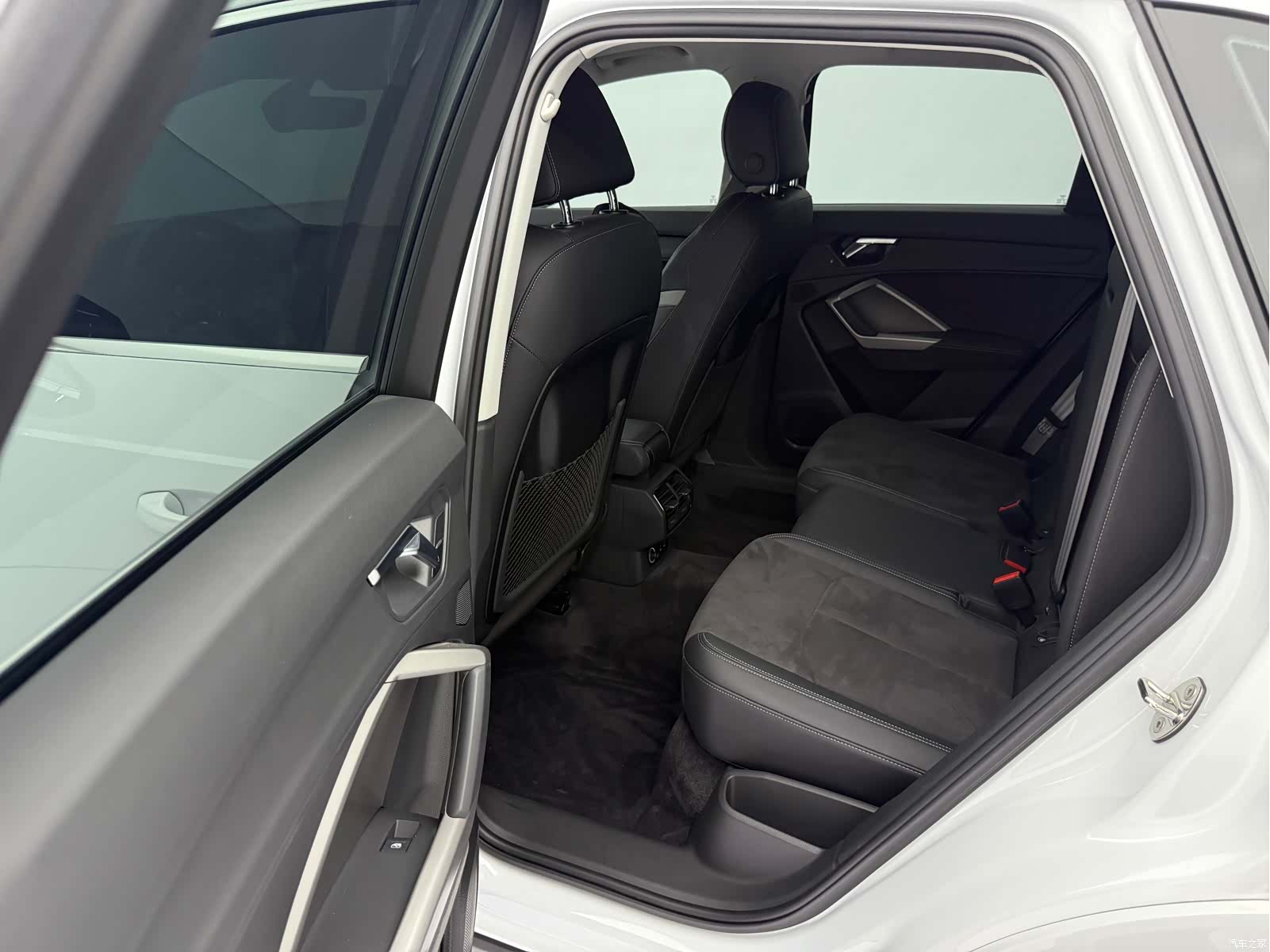 Audi Q3, 2023 16