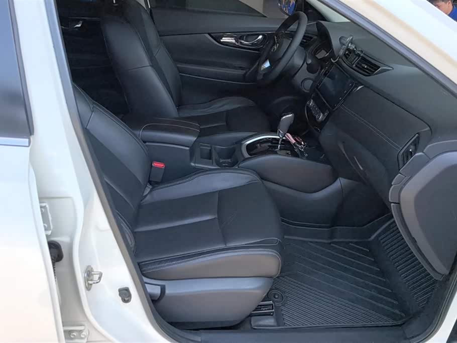 Nissan Qijun