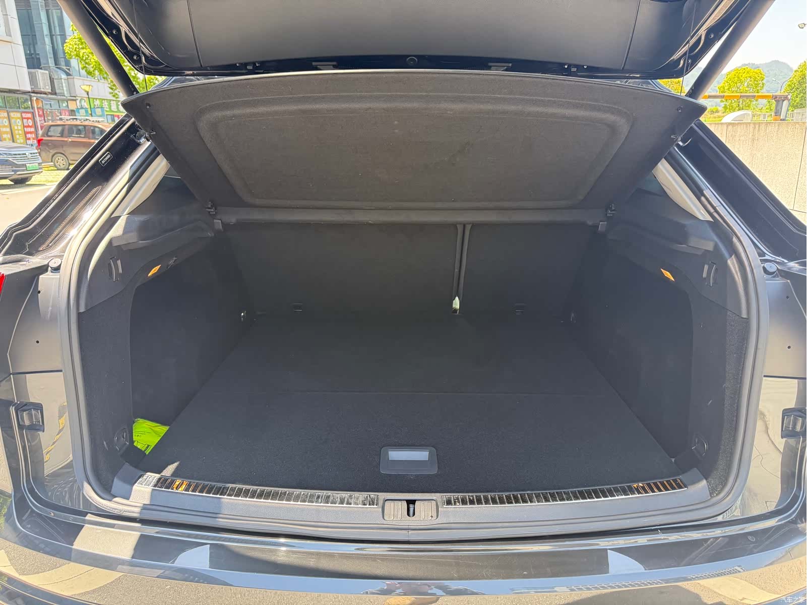 Volkswagen Teramont X, 2023 15