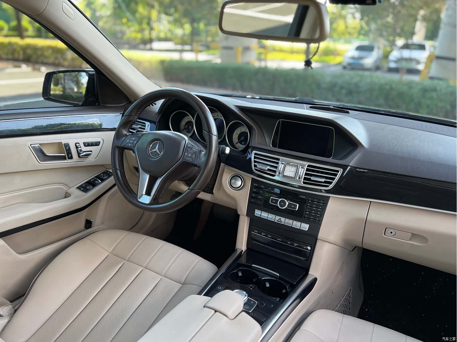 Mercedes-Benz E-Class, 2015 12