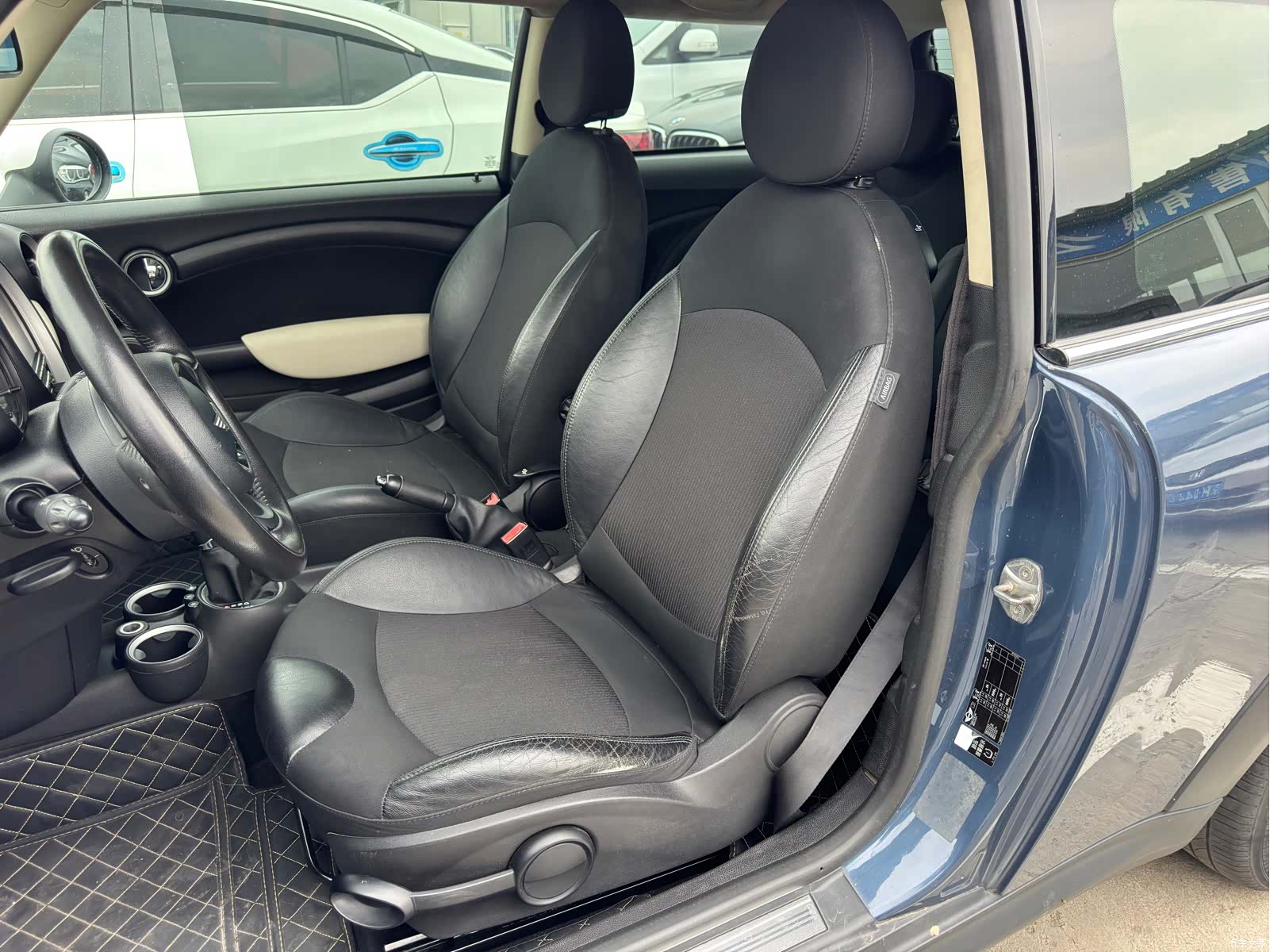 Mini Cooper, 2011 10