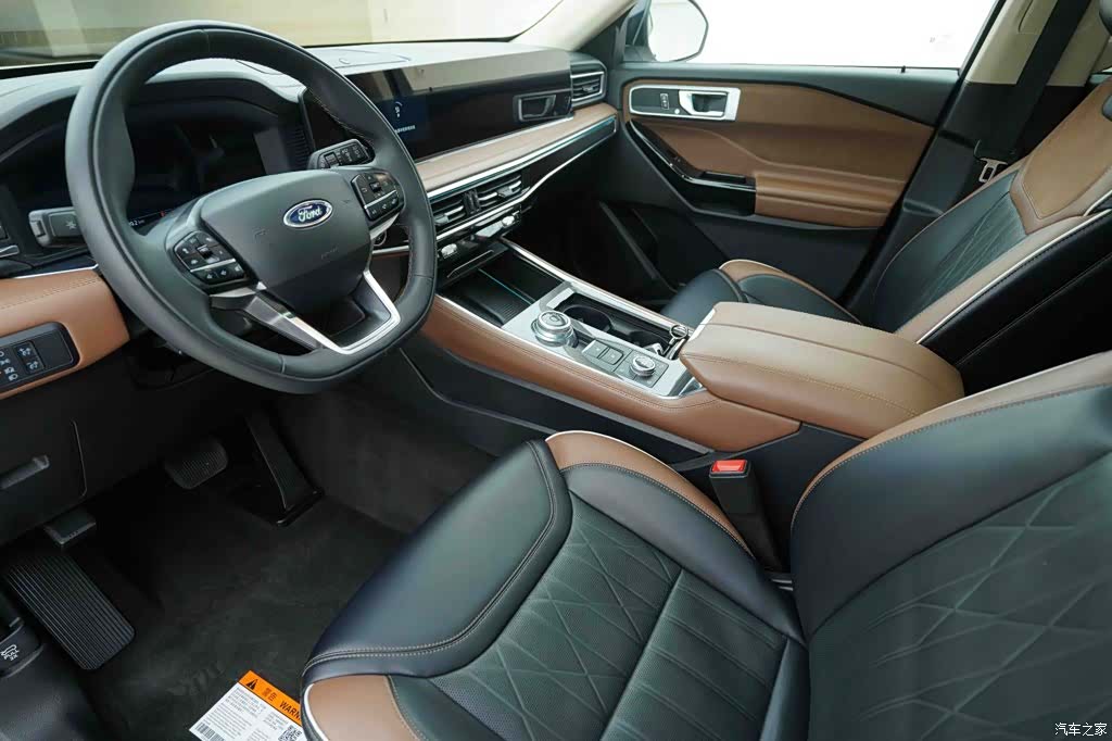 Ford Explorer, 2024 10