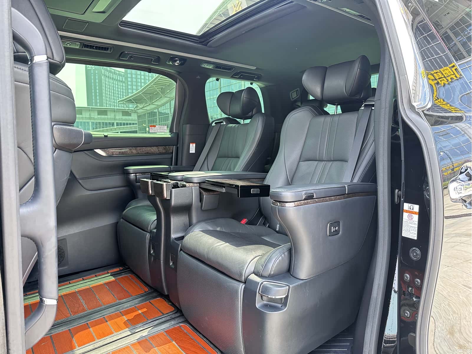 Toyota Vellfire, 2021 9