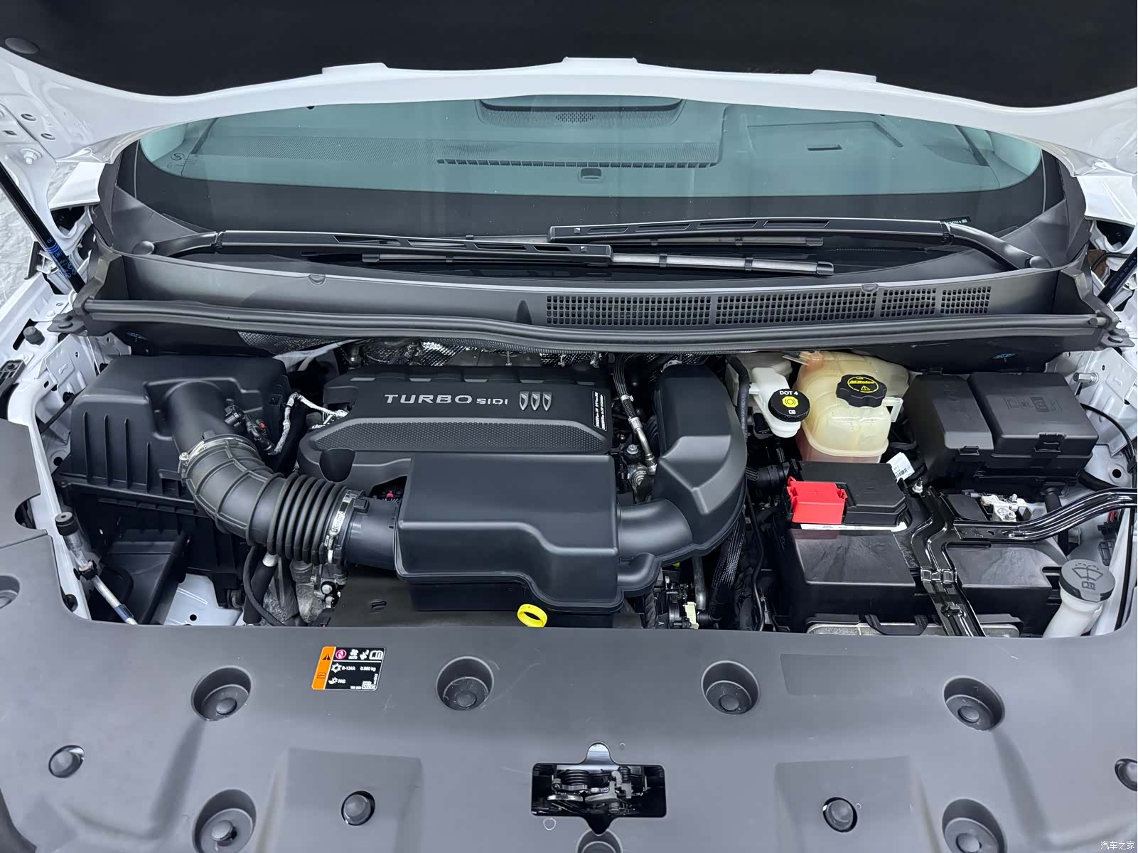 Buick GL8, 2025 18