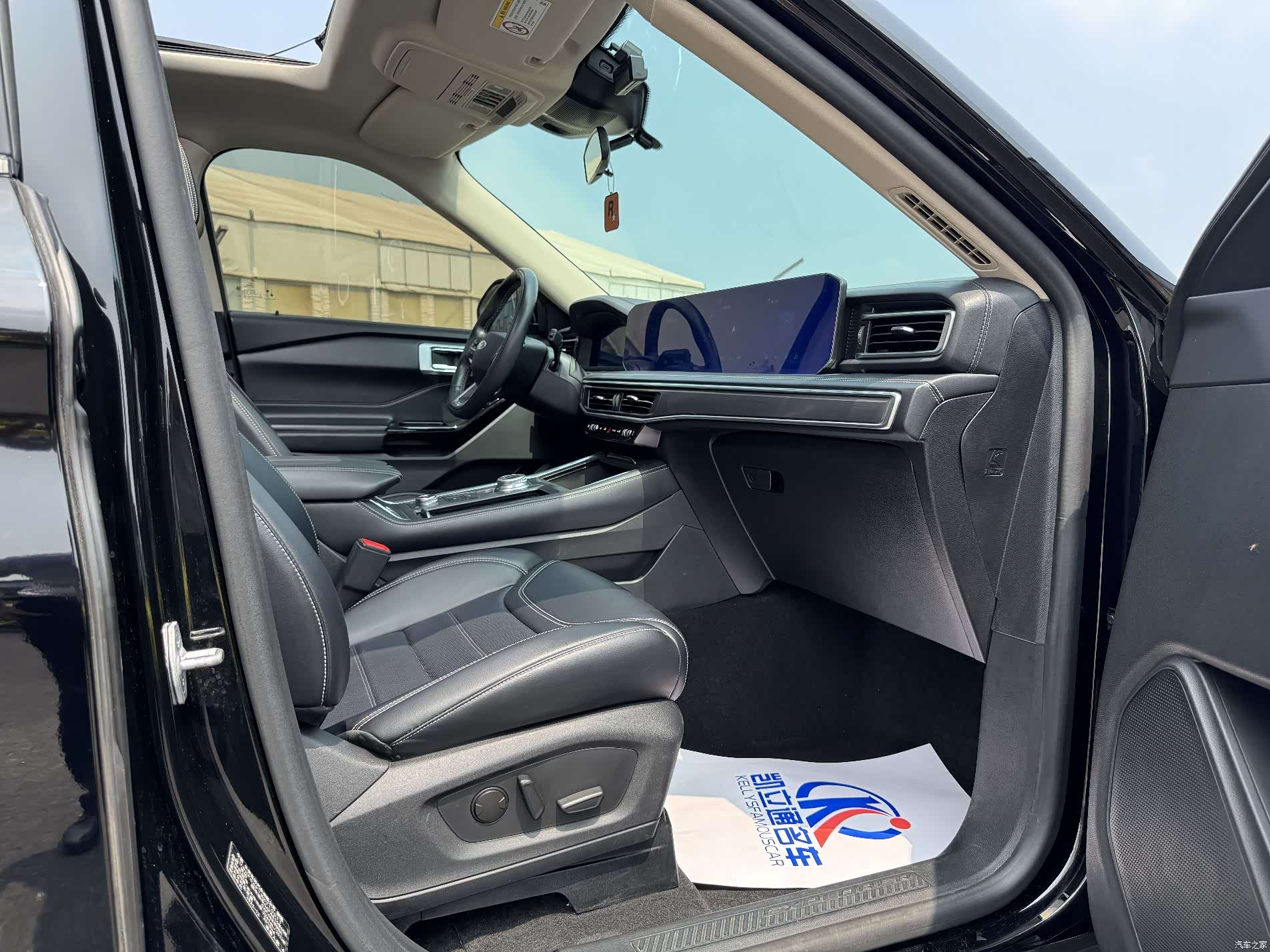 Ford Explorer, 2023 все фото