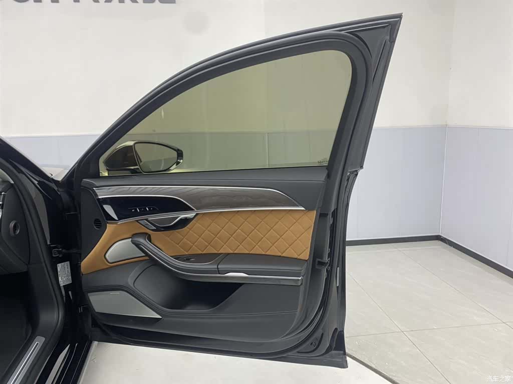 Audi A8L, 2022 16