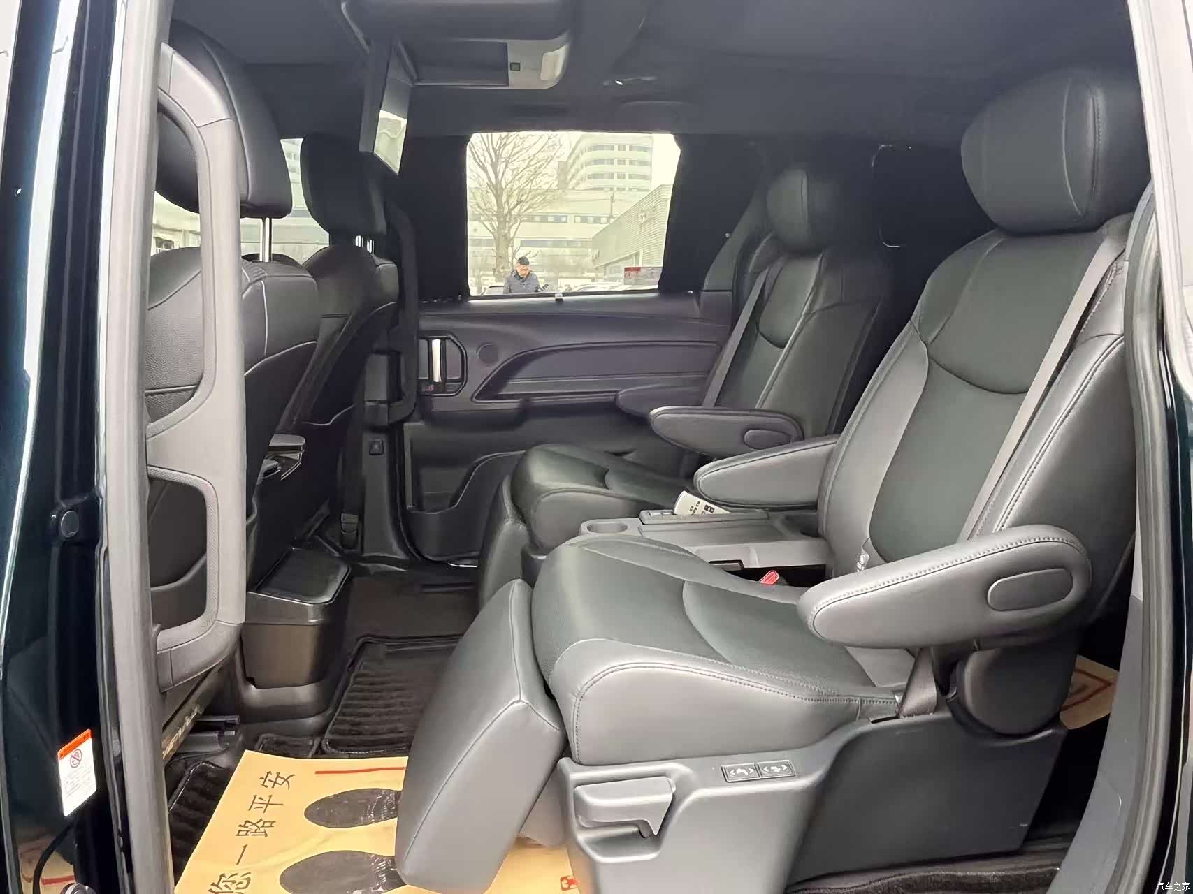 Toyota Granvia, 2023 17