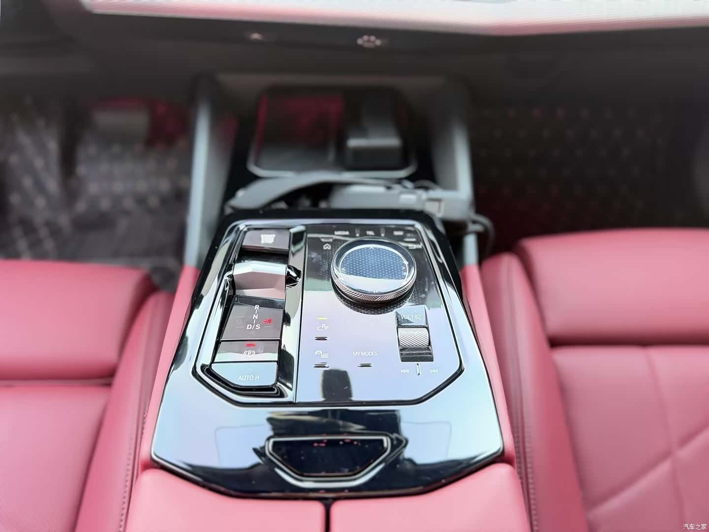BMW 5 Series, 2025 12