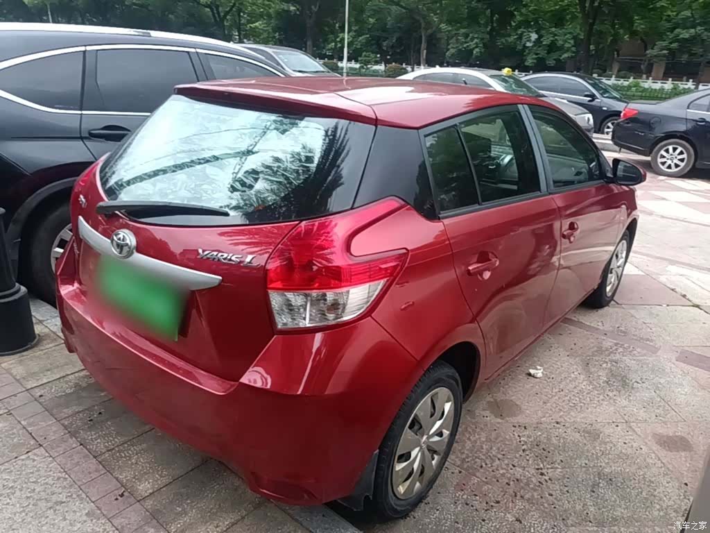 Toyota YARiS L, 2015 все фото