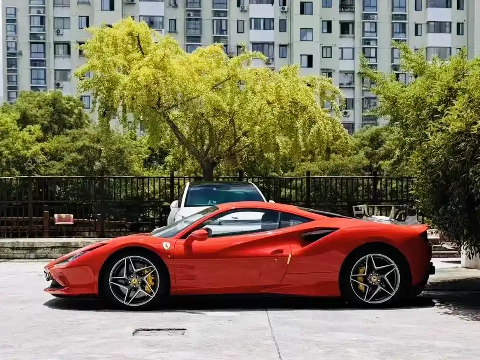 Ferrari F8
