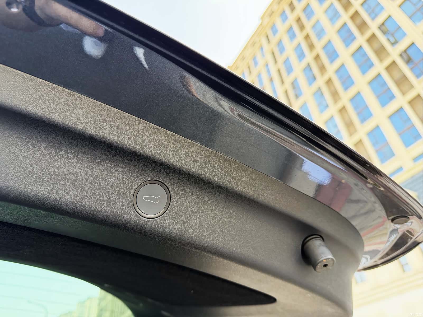 Tesla Model Y, 2024 16