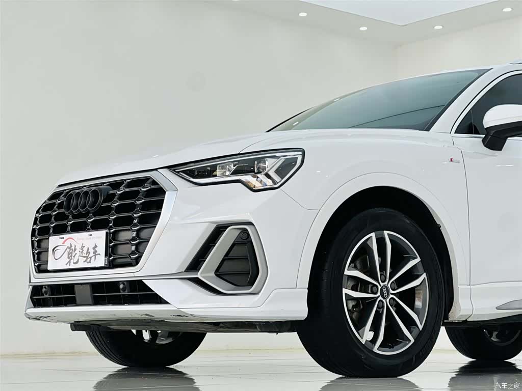 Audi Q3, 2022 8