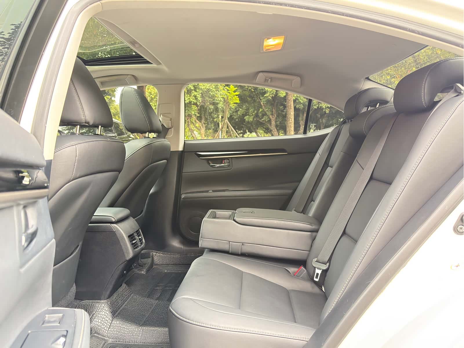 Lexus ES, 2014 8