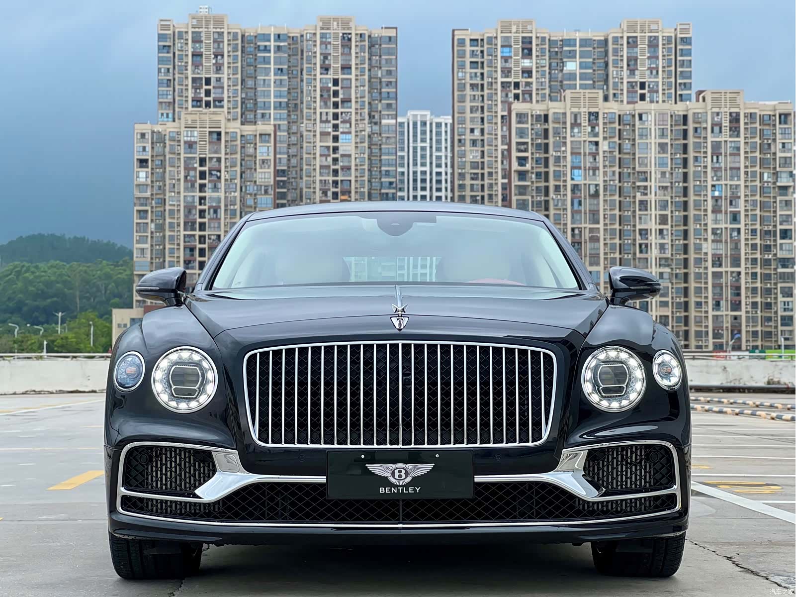 Bentley Flying Spur, 2025 2