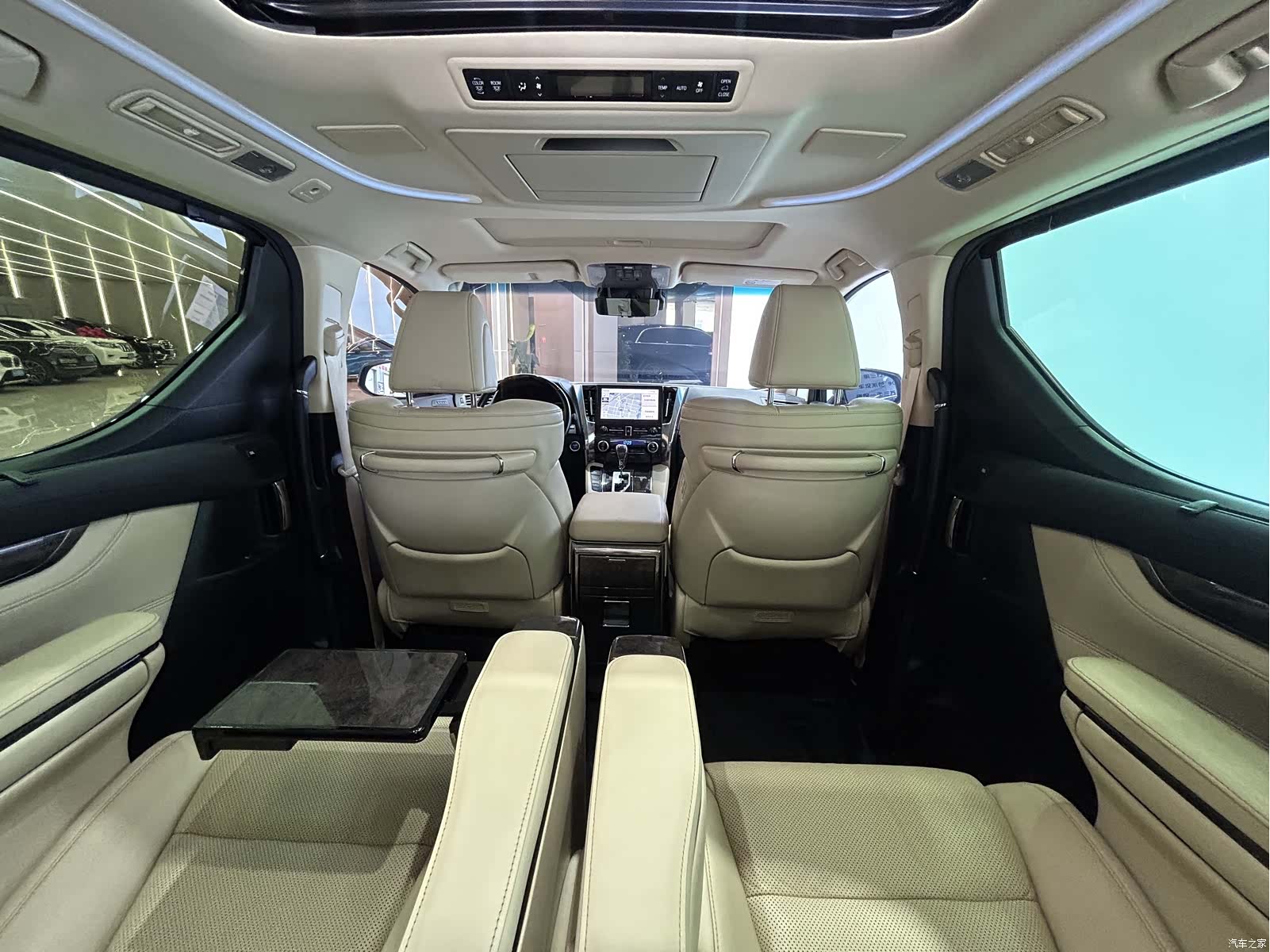 Toyota Alphard, 2021 20