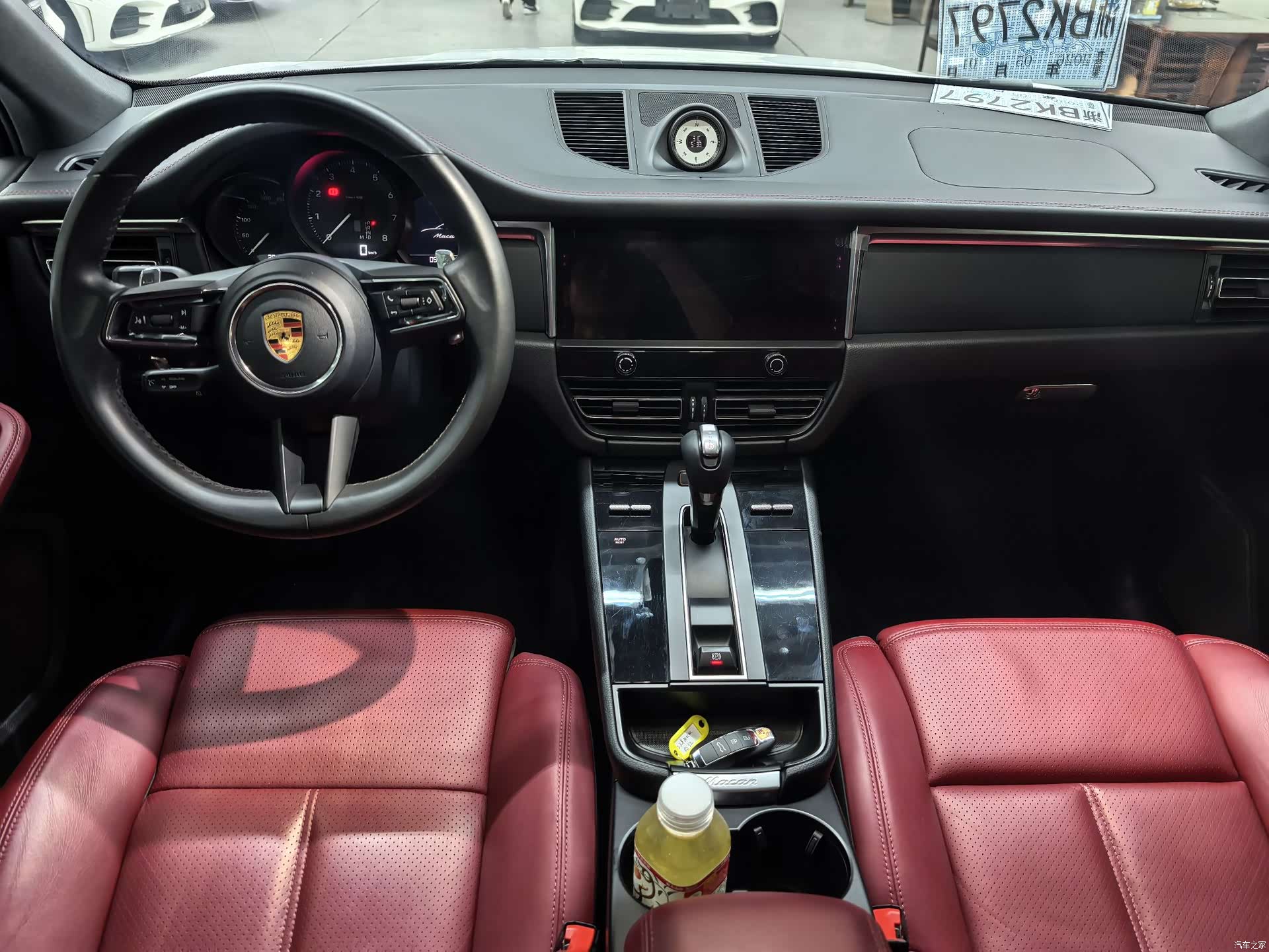 Porsche Macan, 2022 все фото
