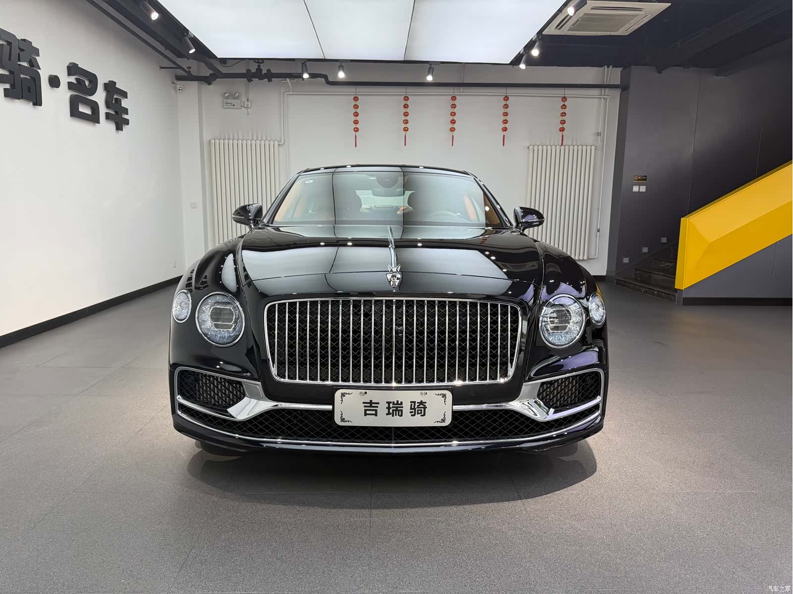 Bentley Flying Spur, 2025 2