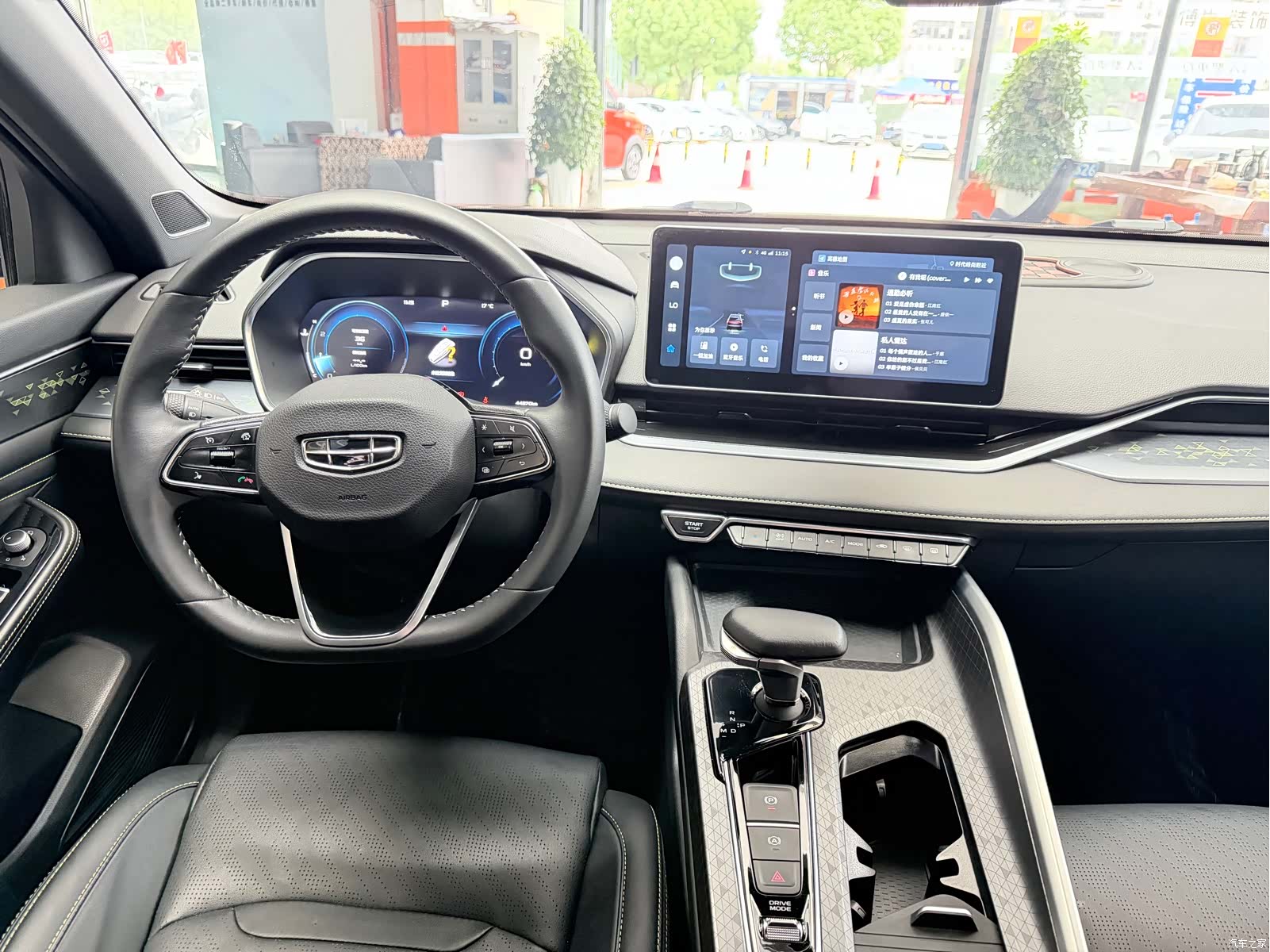 Geely Coolray, 2024 7