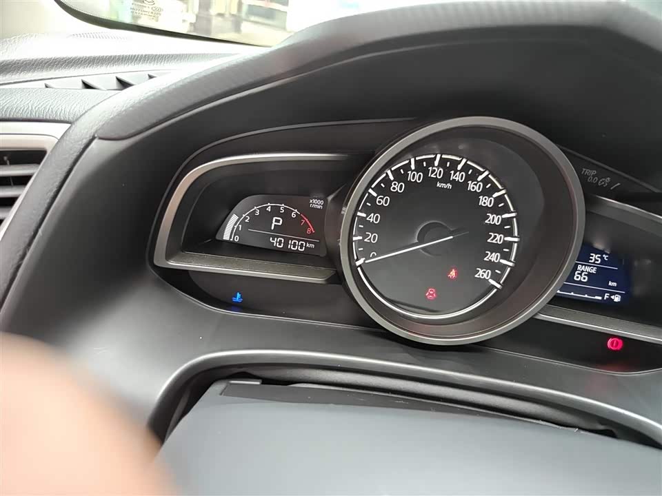 Mazda 3 Angkesaila