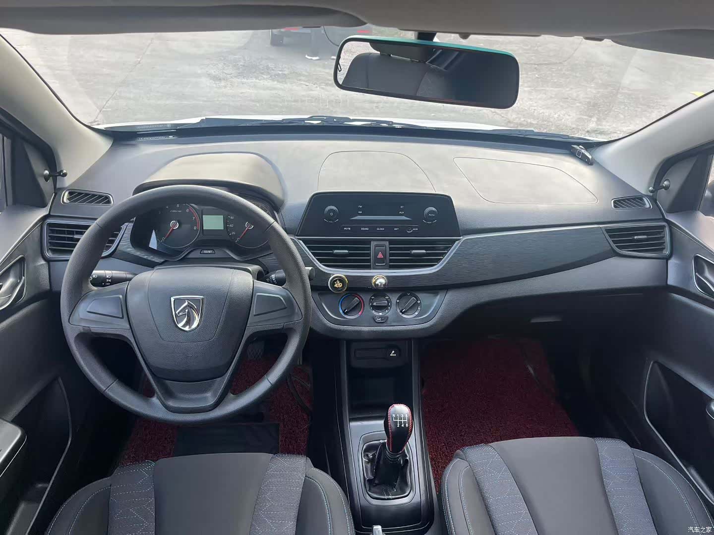 Wuling 310W, 2018 6