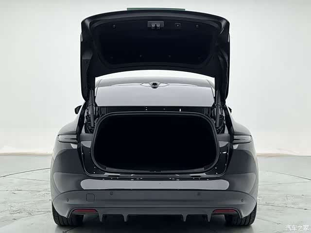 NIO ET5, 2022 11