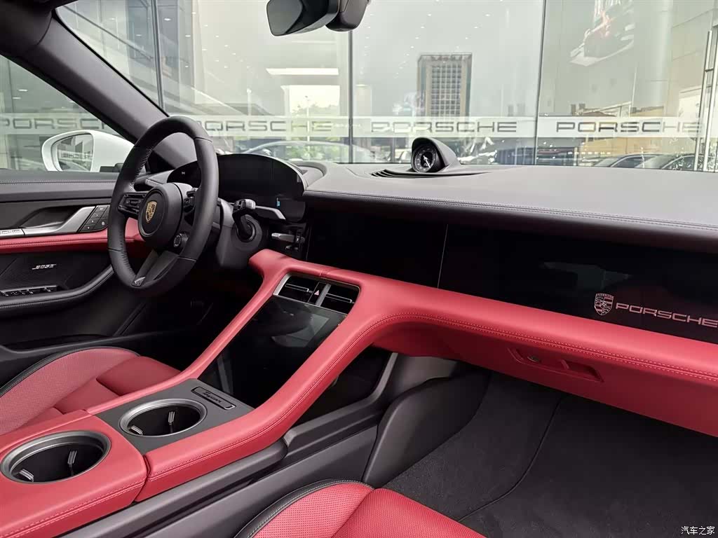 Porsche Taycan, 2025 21