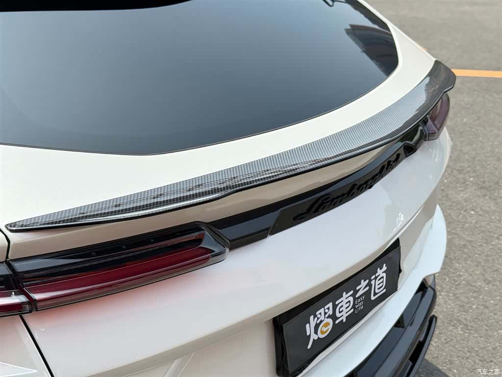 Lamborghini Urus, 2024 26