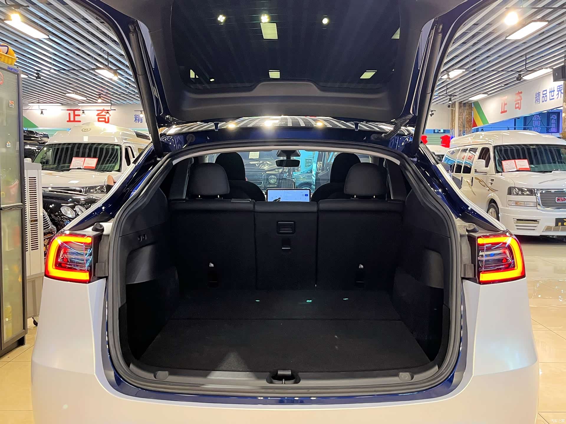 Tesla Model Y, 2023 11