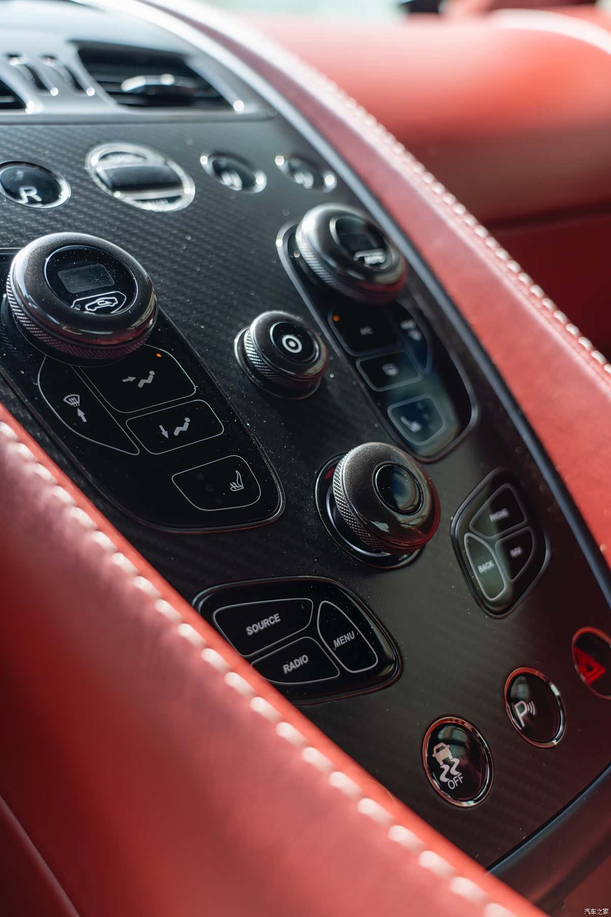 Aston Martin Vanquish, 2013 23