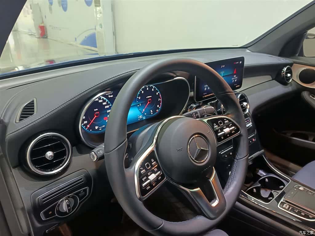 Mercedes-Benz GLC, 2023 10