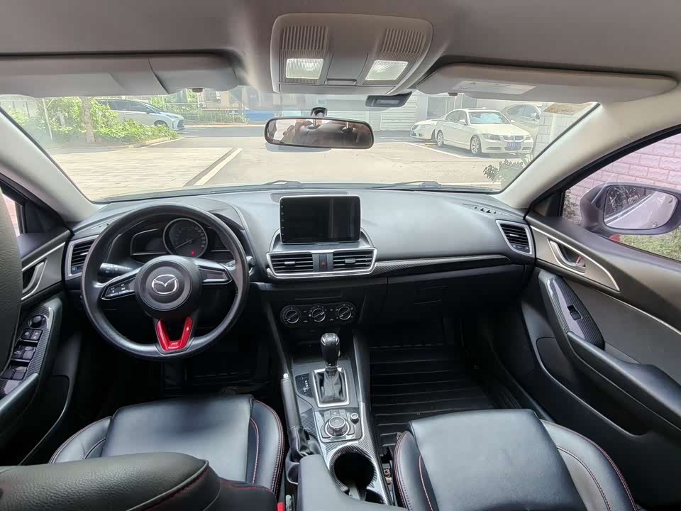 Mazda 3 Angkesaila