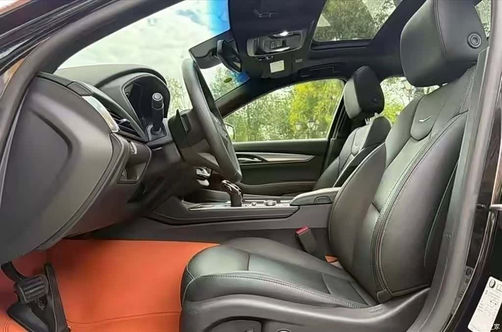Cadillac CT5, 2022 все фото