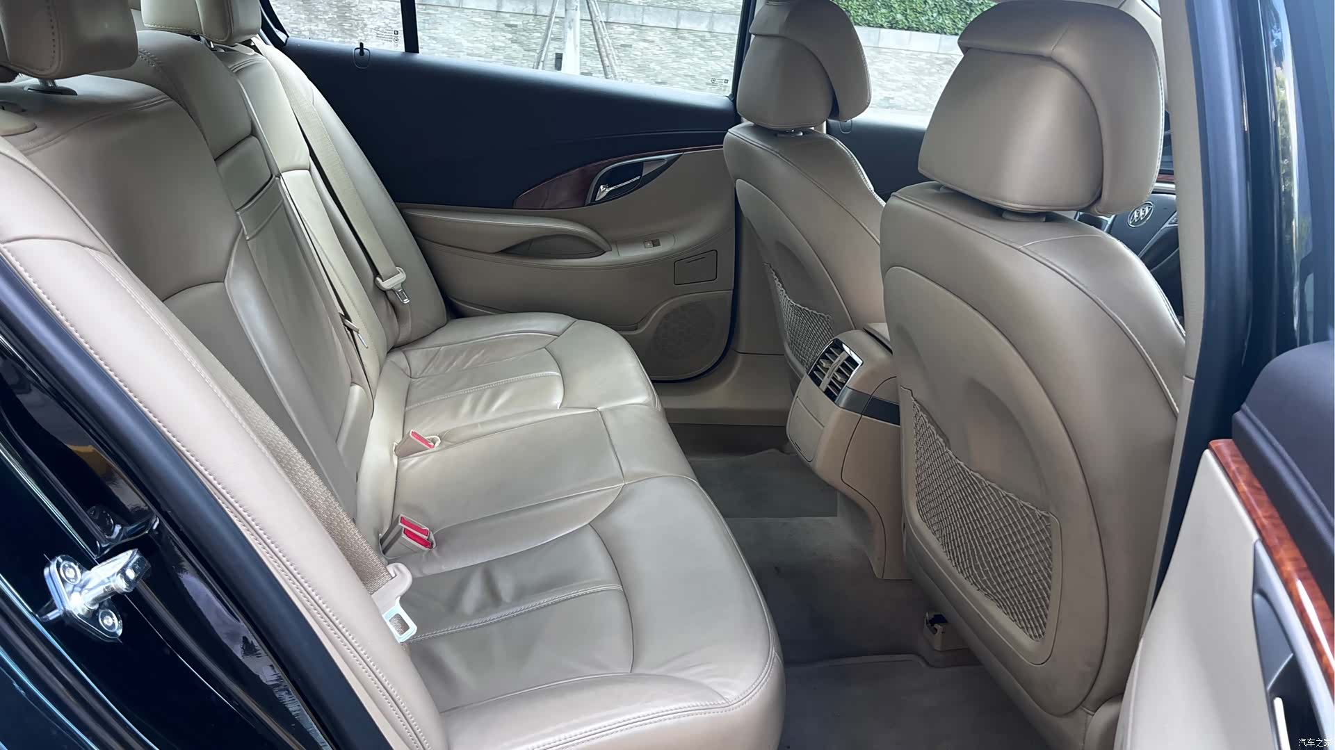 Buick LaCrosse, 2011 16