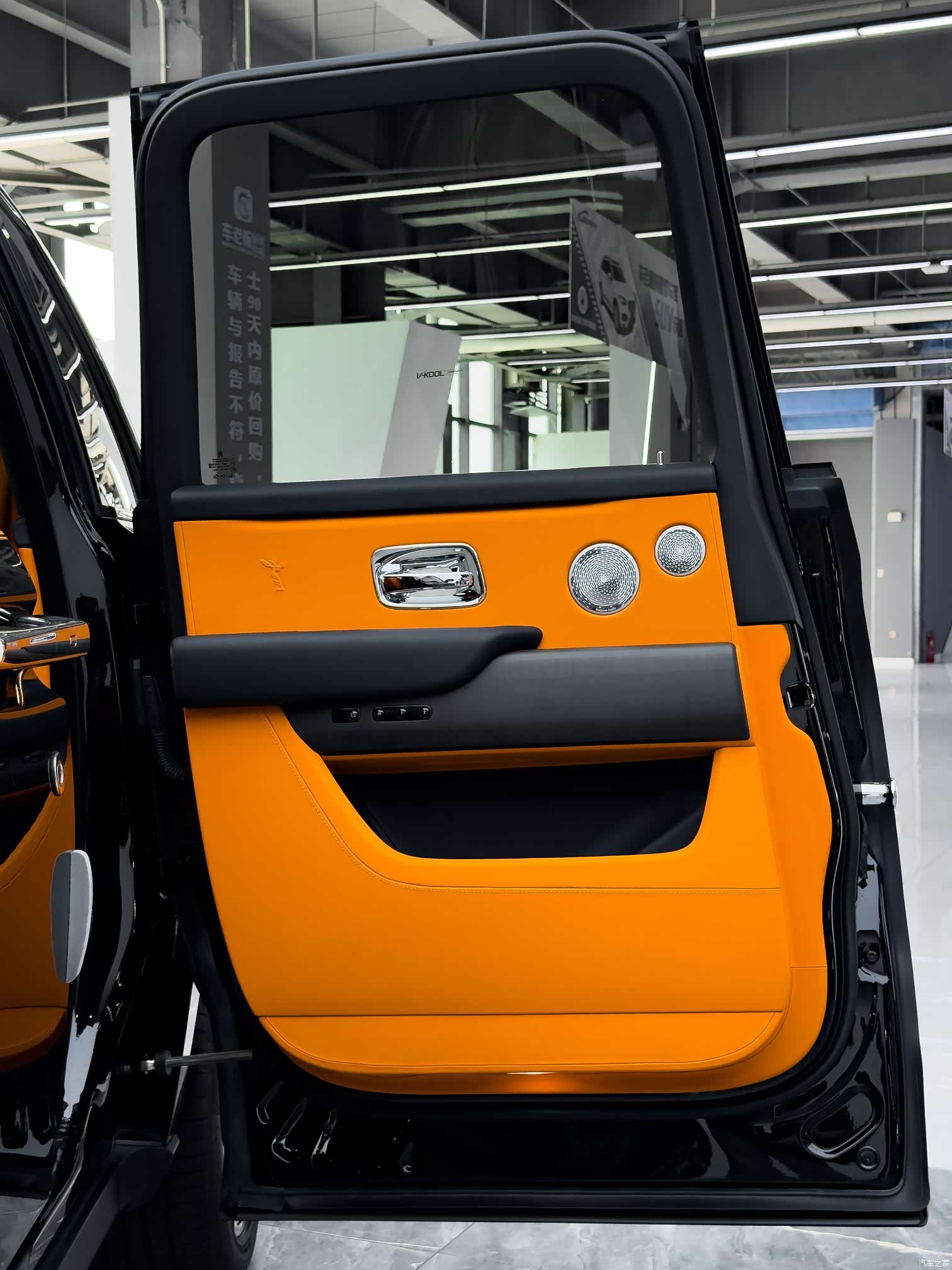 Rolls-Royce Cullinan, 2023 22