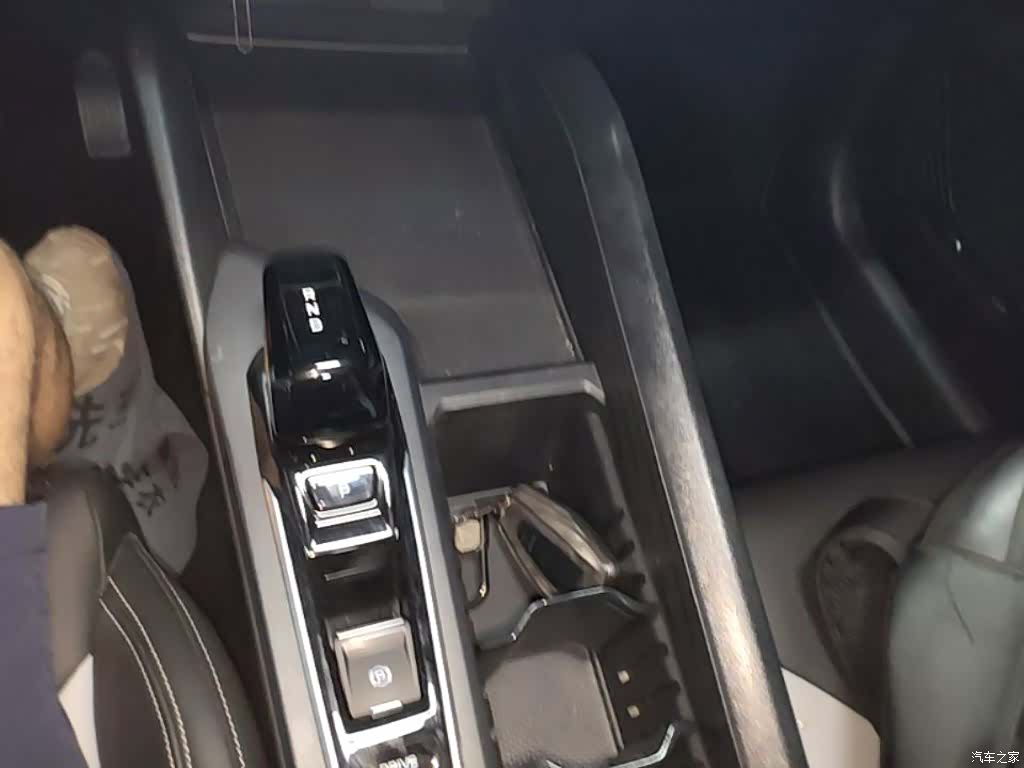 Geely Binray, 2023 14
