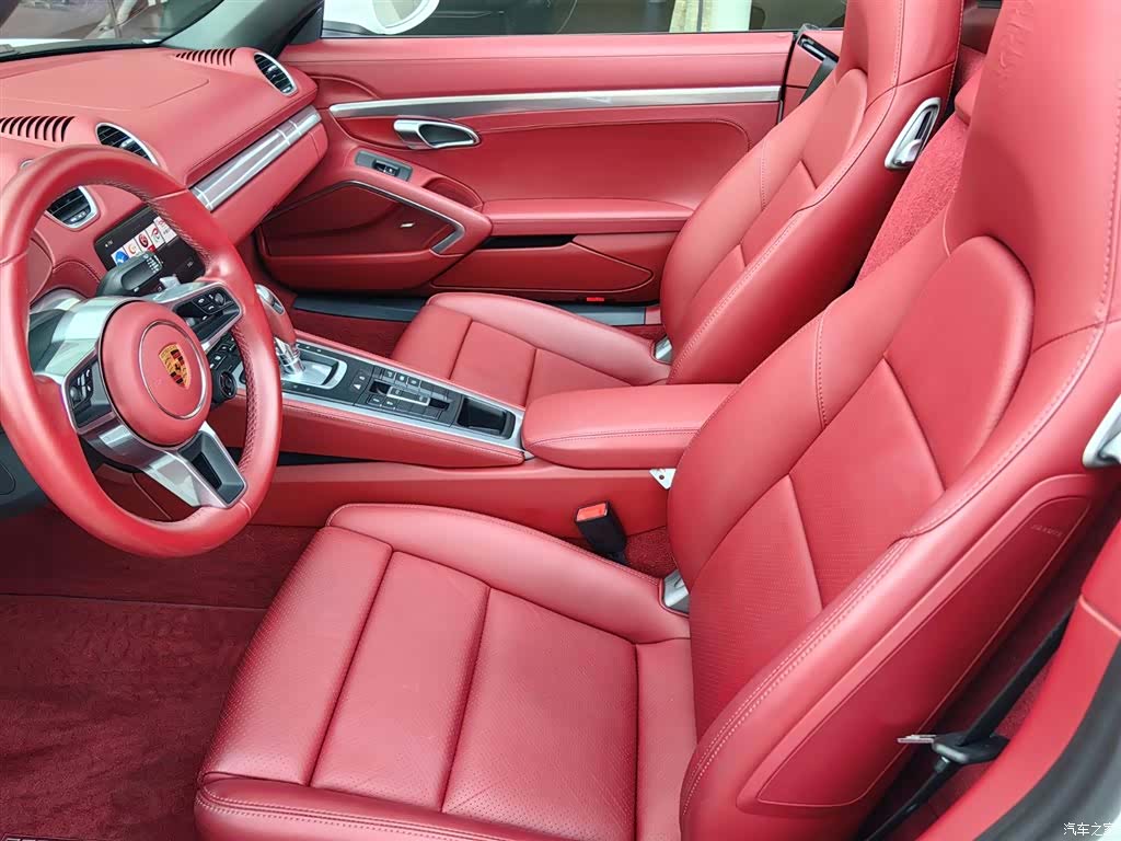 Porsche Boxster, 2023 все фото