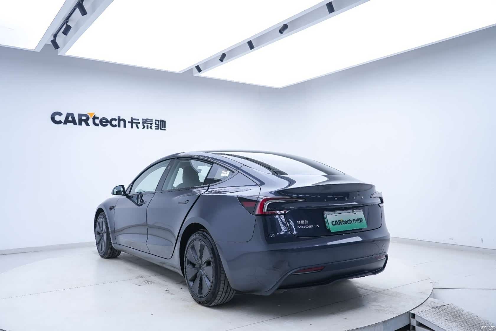 Tesla Model 3, 2024 11