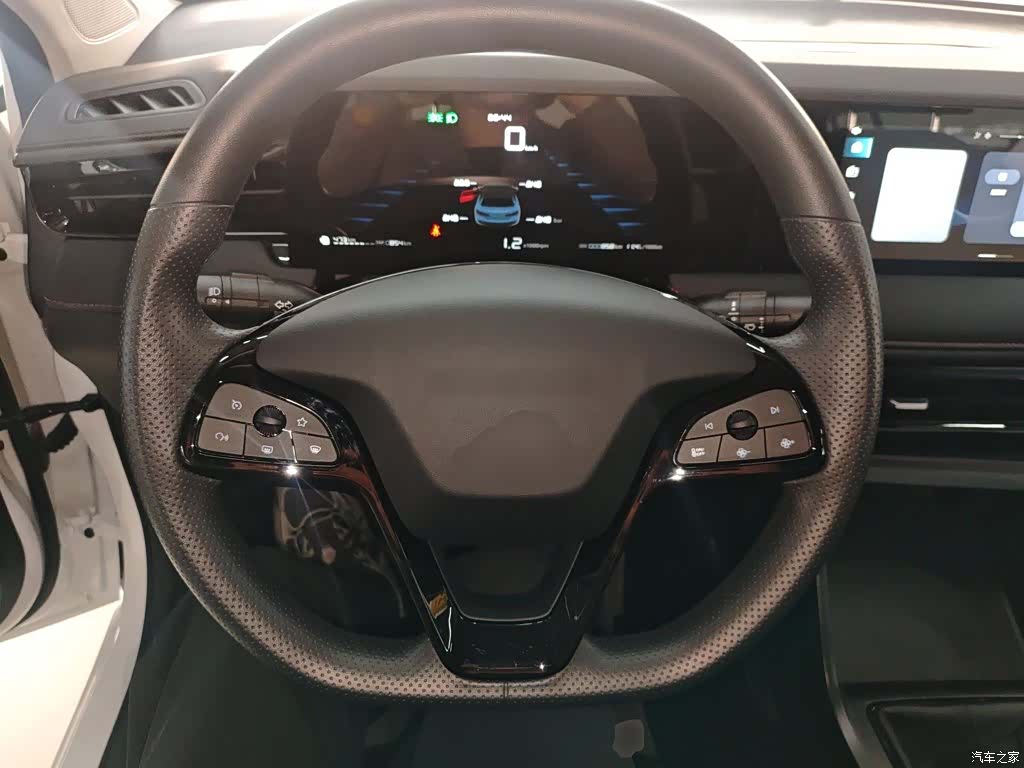 Roewe i5, 2025 7