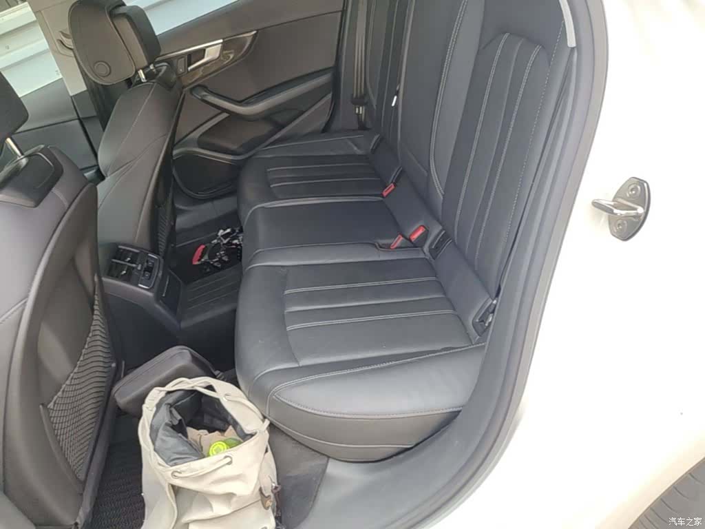 Audi A4L, 2021 24