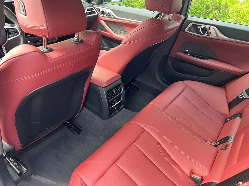 BMW 4 Series, 2025 12