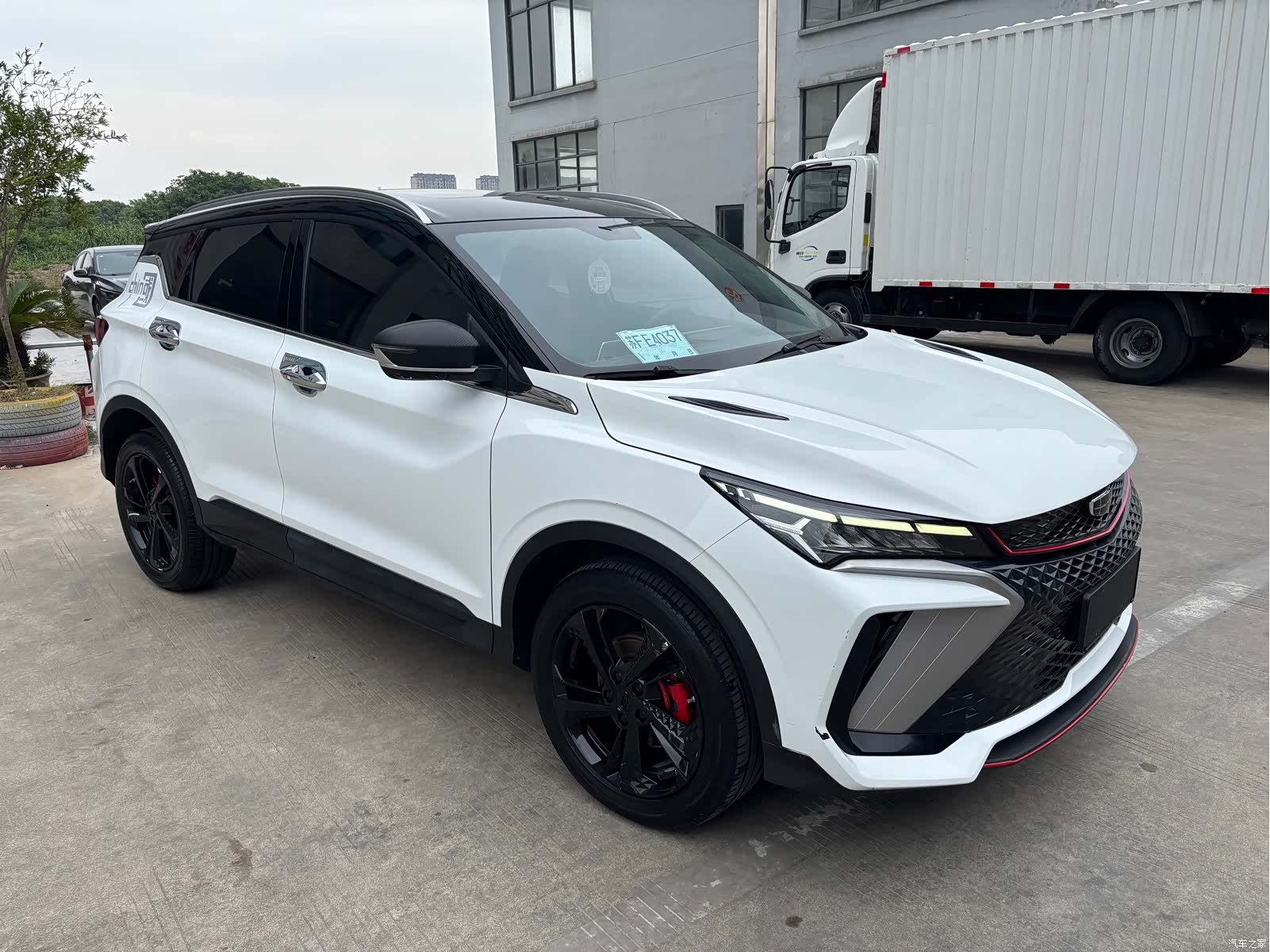 Geely Coolray, 2022 3