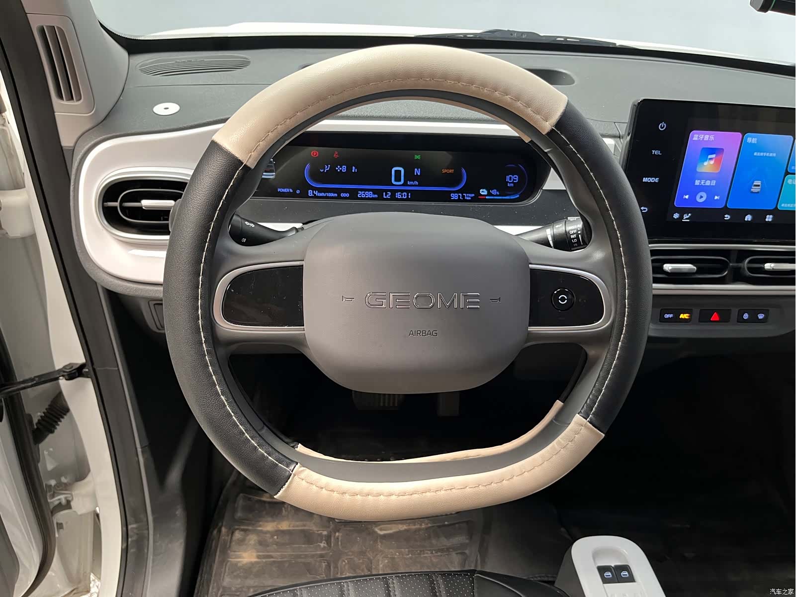 Geely Panda, 2025 8