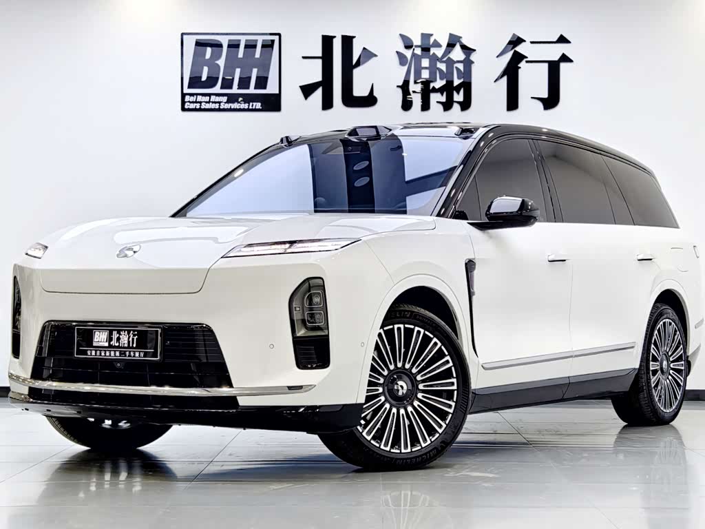 NIO ES8