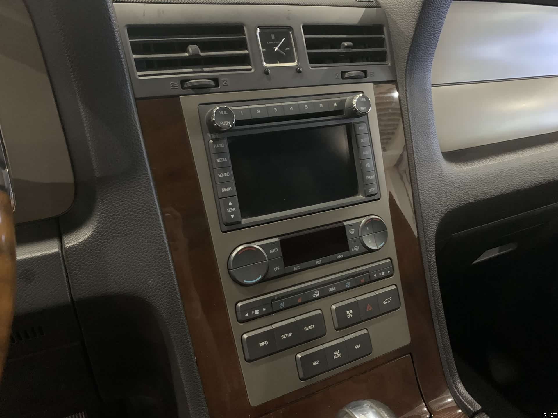 Lincoln Navigator, 2013 11